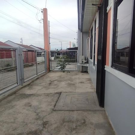 2 Bedroom House At Deca Homes Talomo Davao Екстер'єр фото